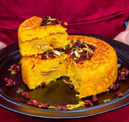 Tahchin, ein einzigartiges Rezept mit besonderem Aussehen und Geschmack.